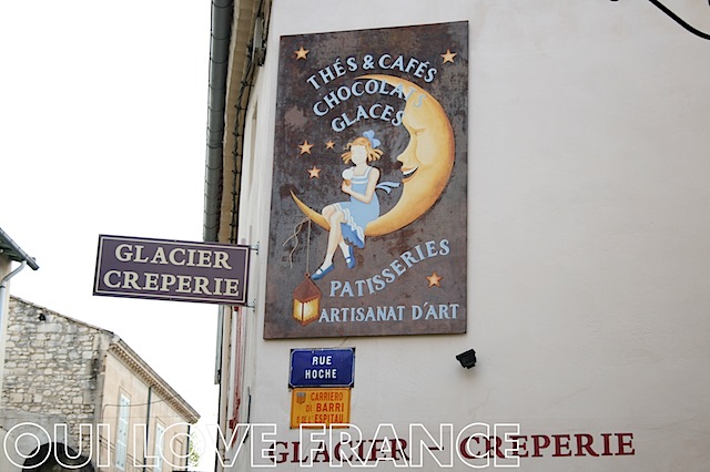 Un Ete a St Remy ice cream parlour OuiLoveFrance.com #Provence #France #Travel